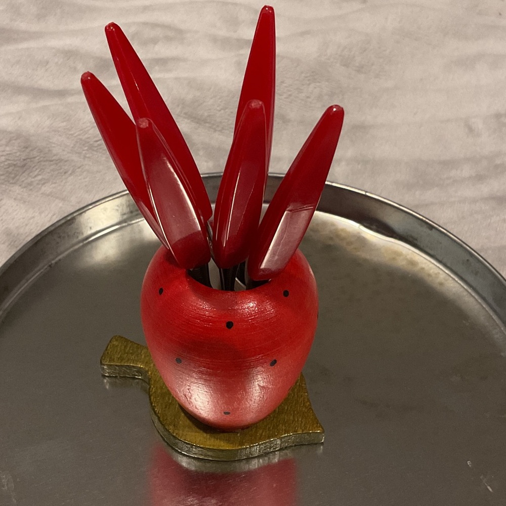 Red Apple-Shaped appetizers fork holder.